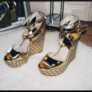 MICHAEL Michael Kors gold wedges ✨
